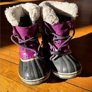 Sorel Purple and Black Winter Boots